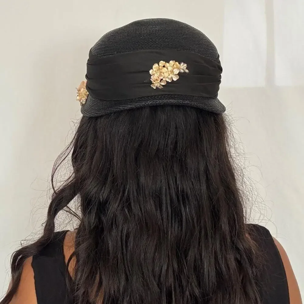 Vintage 1960s Marché Exclusive black short brimmed raffia hat cloche 3D flowers